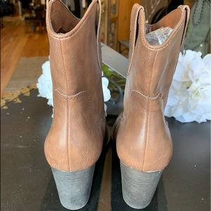 Madden Girl Shoes - Madden Girl ankle bootie NWOT Madden Girl Shoes - Madden Girl ankle bootie NWOT